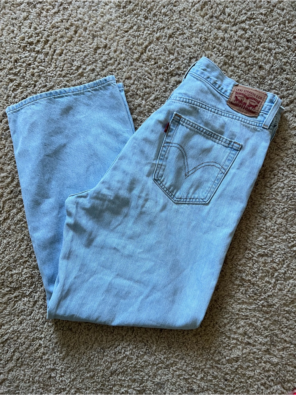 Levi’s High Waisted Light Blue Wash Straight Jeans 32